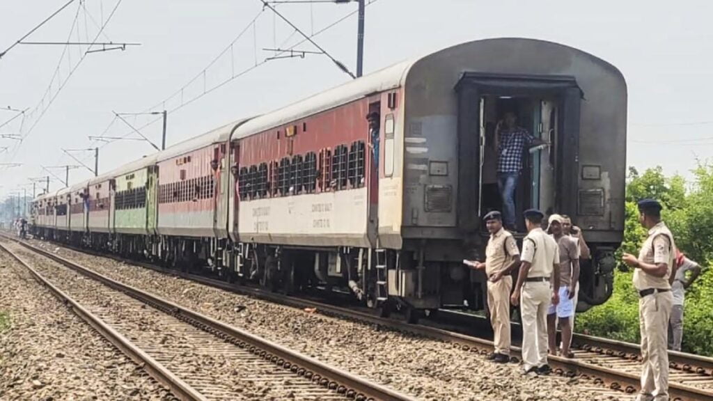 magadh express decoupled